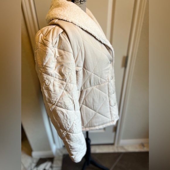 🌈NWT Blank NYC  Womens Faux Fur Trim Quilted Puffer Jacket Medium retail $148 - Picture 10 of 13